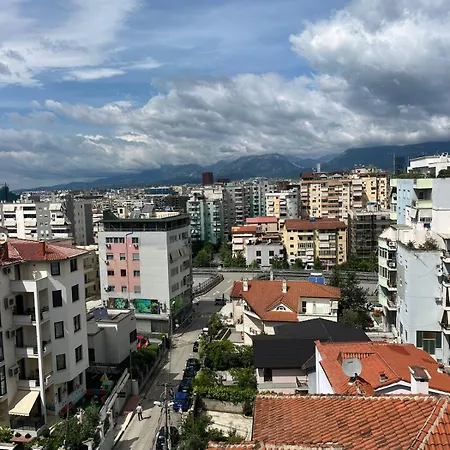 Apartment Tirana アパート *